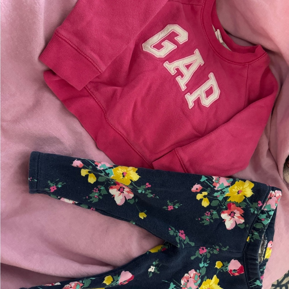 BABY GAP- Sweatshirt and Floral Leggings